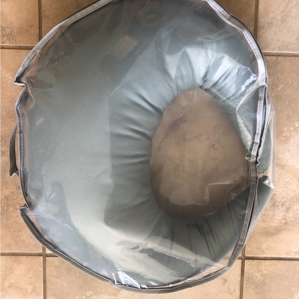 NWOT SNUGGLE ME ORGANIC FEEDING SUPPORT PILLOW IN SLATE